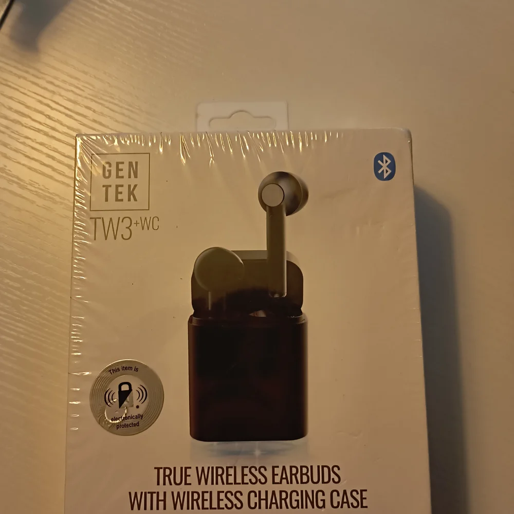 True Wireless Earbuds with Wireless Charging Case - Black